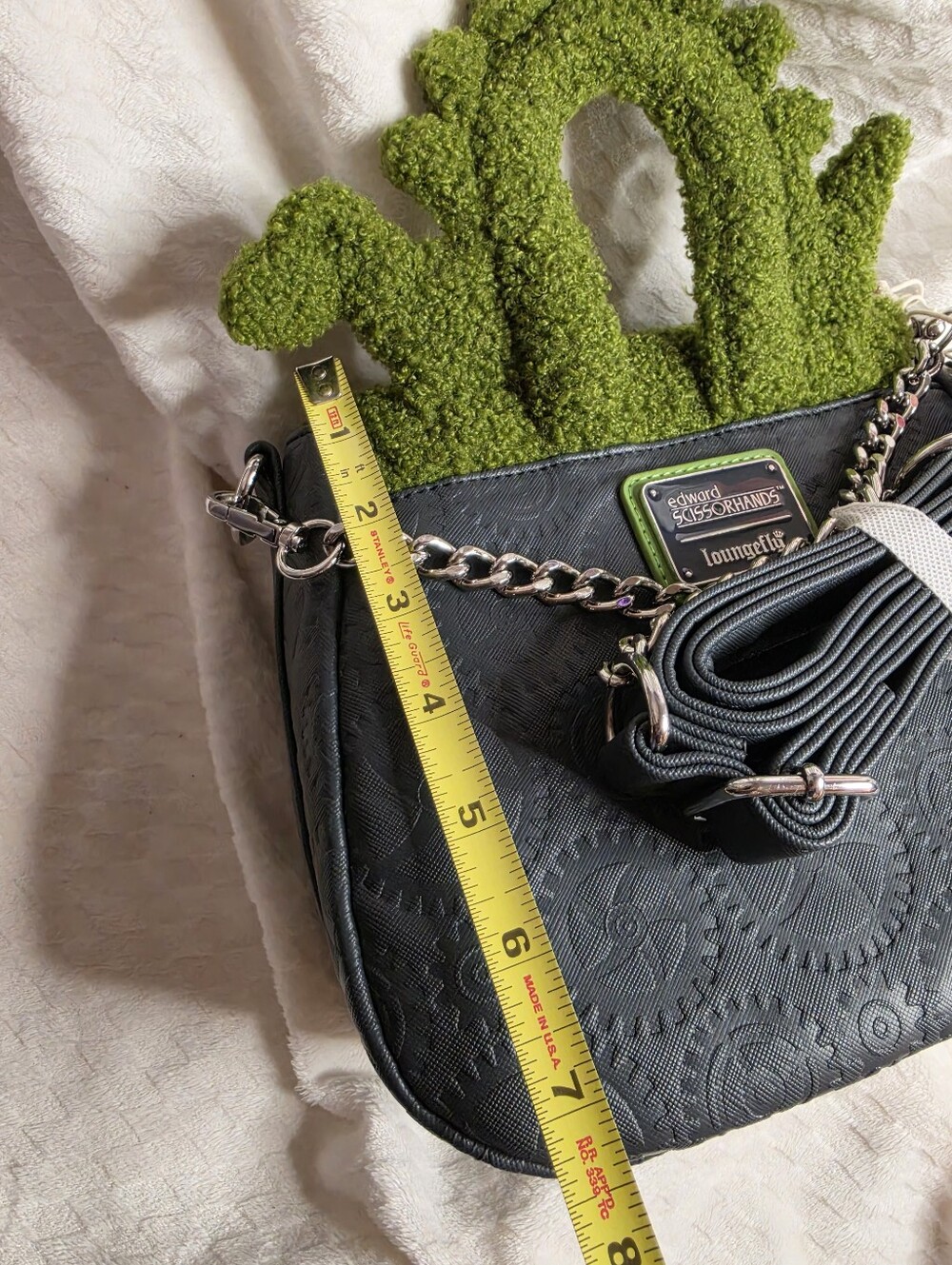 EDWARD SCISSORHANDS CROSSBODY SHERPA Loungefly NWT - Picture 11 of 12